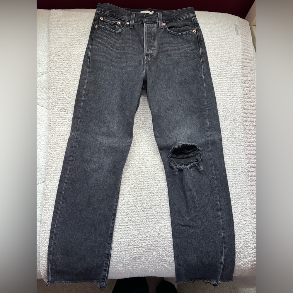 Women’s Levi’s Black Distressed Straight Jeans